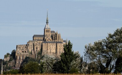 Fototapeta na wymiar Le mont saint Michel en Normandie, département de la Manche