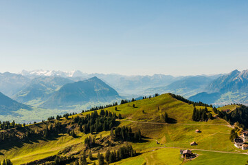 Obraz premium Rigi, Rigi Kulm, Vierwaldstättersee, Aussicht, Stanserhorn, Buochserhorn, Berner Alpen, Eiger, Mönch, Jungfrau, Berner Oberland, Wanderweg, Sommer, Schweiz