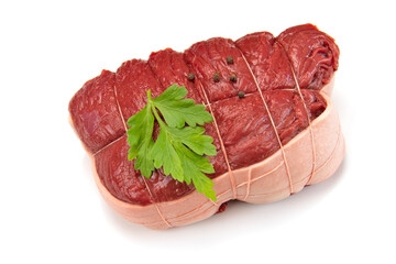 rôti de boeuf isolé sur un fond blanc