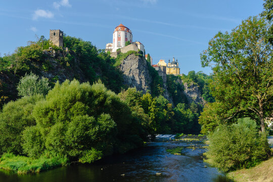 Vranov nad Dyj&iacute; Castle, located on the southern border of the Czech state about 110 km from Vienna, is one of the most remarkable secular buildings of the Central European Baroque.