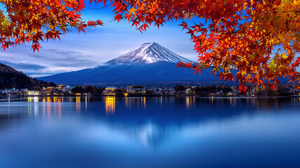 秋の富士山　紅葉