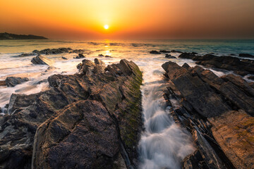 Obraz premium Sunset at Bidart's beach next to Biarritz, Basque Country..