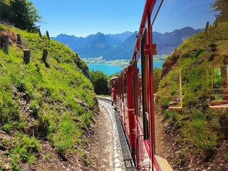 Spiegelung der Schafbergbahn mit Blick auf St. Wolfgang