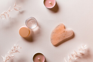 Guashe scrapes from rose quartz and moisturizing gel Natural stone massager for face,