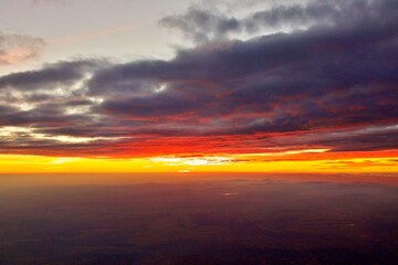 Roter Himmel bei Sonnenuntergang