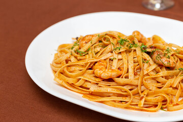 Lateral pasta con camaron