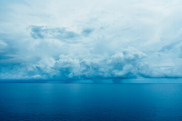 Fototapeta premium Storm at dusk in the middle of the ocean