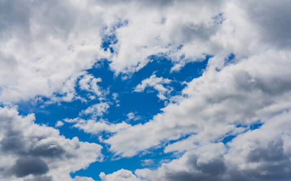 雨上がりの空 の画像 3 173 件の Stock 写真 ベクターおよびビデオ Adobe Stock