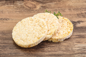 Dietary crisp bread for vegan