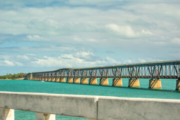 Obraz premium Bridge along Overseas Highway on a sunny day, Florida.