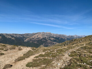 Sentier du GR20 dans les rochers Corse