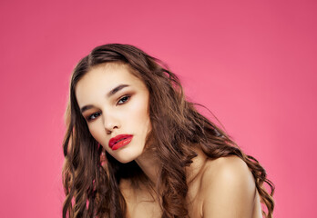Naklejka premium woman attractive look luxury pink background