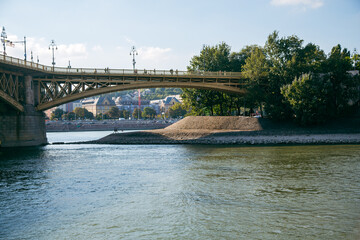 Margaretenbrücke in Budapest, Ungarn, ab der Donau zur Margareteninsel