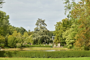 Végétation en automne au dessus du mini-golf du parc des Etangs Mellaerts à Woluwe-St-Pierre 