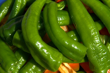 Peperoncini verdi freschi ma...molto piccanti.