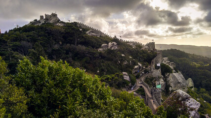 Naklejka premium Atardecer en el Castelo dos Mouros