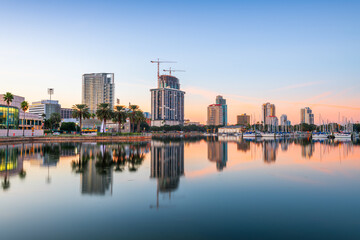 Fototapeta na wymiar St. Petersburg, Florida, USA Downtown City Skyline