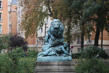 Fototapeta na wymiar Square Cambronne, Paris