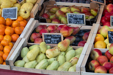 vente de fruits sur un marché