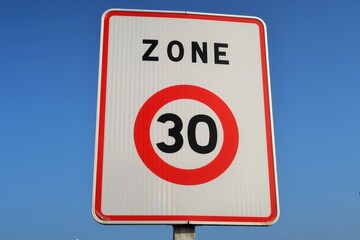 "Zone 30", panneau de signalisation routière français, zone de limitation de vitesse à 30 km/h en ville (France)