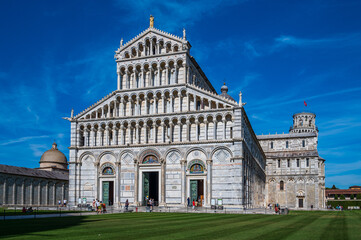 Fototapeta na wymiar Cathedral in Piazza dei Miracoli, Pisa