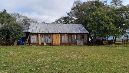 casa antiga na fazenda, galpão