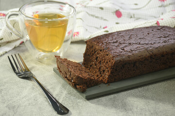 Bolo de fermentação longa de chocolate
