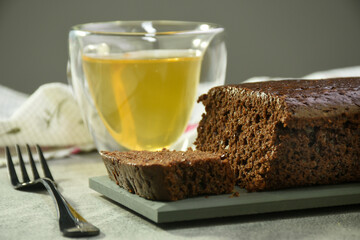 Bolo de fermentação longa de chocolate