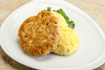 Chicken cutlet with mashed potato