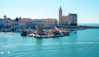 Trani waterfront with the beautiful Cathedral. Province of Barletta Andria Trani, Apulia (Puglia), southern Italy. - obrazy, fototapety, plakaty