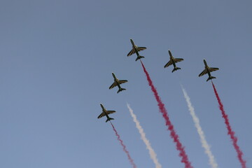 airplanes in flight