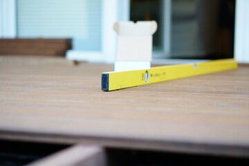 Holzterrasse verlegen mit Bambus-Holzdielen