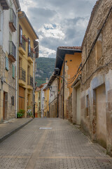 calle del bonito municipio de Oña en la provincia de Burgos, España	