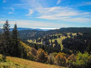 Blick über den Schwarzwald im Herbst