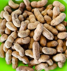 peanuts in shell