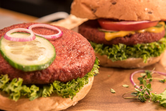 Sojaburger Bilder – Durchsuchen 3,504 Archivfotos, Vektorgrafiken und ...