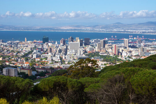 Downtown Kapstadt mit Hafen von oben