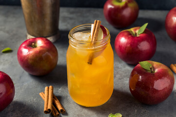 Cold Refreshing Apple Cider Cocktail