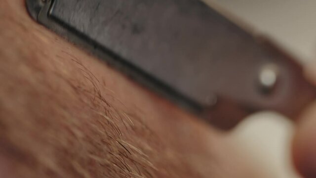 Macro Lametta barba dal parrucchiere