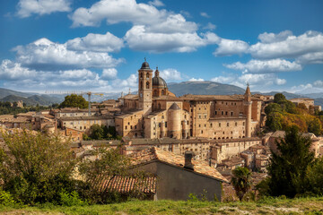 Fototapeta na wymiar Uno splendido scorcio della città di Urbino