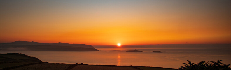 Naklejka premium sunrise over sea