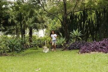 CRIANÇA COM CACHORRO