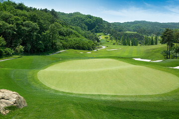 Obraz premium 골프, 골프장, 그린, 깃대, 홀컵, 경기도 이천 휘닉스 스프링스 골프장