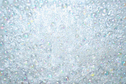 七色の光を放つ泡のようなグラデーションビーズ　商品背景　Bubbles that glow in seven colors