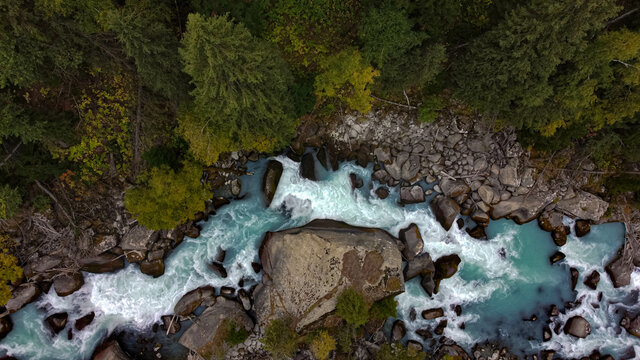 river in the mountains, top view of the mountain river, autumn landscape