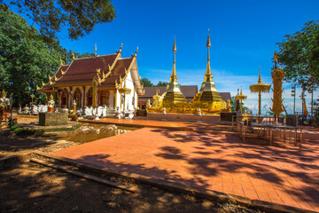 Background of religious attractions in Thailand's Chiang Rai Province (Phra That Doi Tung) is a temple in the north on the mountain, with an old golden pagoda, popular tourists come to make merit.