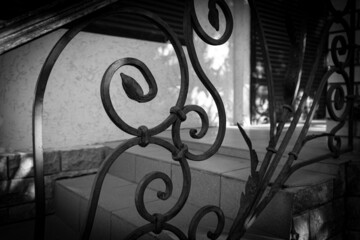 Metal fence from simple forged elements