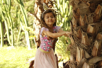 CRIANÇA FELIZ PARQUE CACHORRO