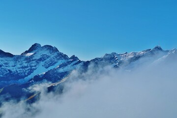 Fototapeta na wymiar Alpstein-Gipfel im Herbstnebel