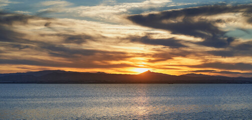 Fototapeta na wymiar views of the albufera lake in valencia at sunset